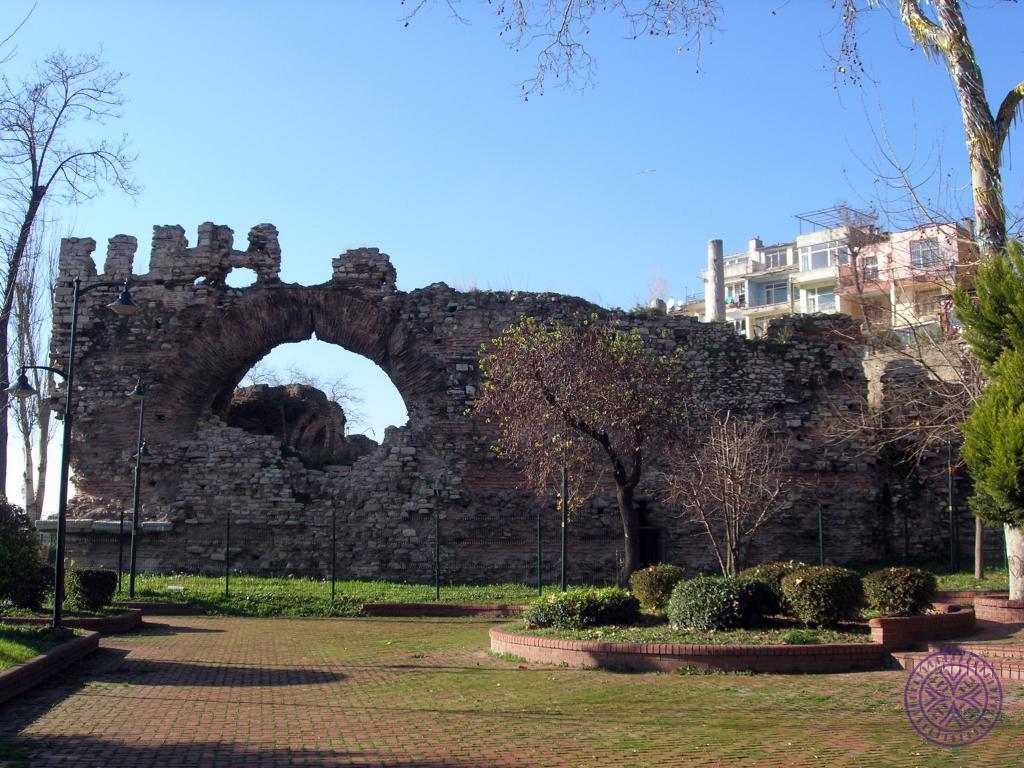 İmparatorluk Merdivenleri Kapısı (kapı) - İstanbul Surları