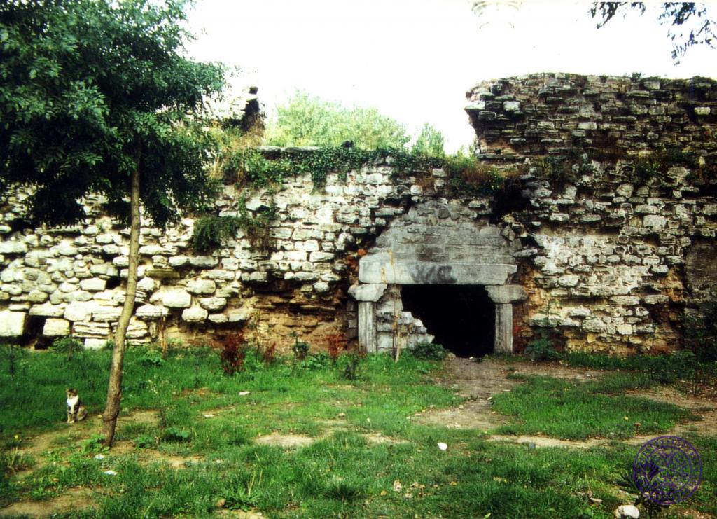 Küçük Ayasofya Poternesi (kapı) - İstanbul Surları